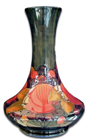 Moorcroft Pomegranate
Design Vase