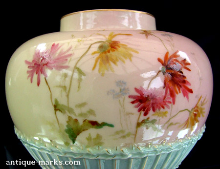 Antiques Collection - Worcester Prismatic Enamels