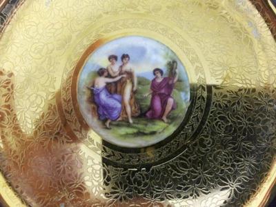 Example of artwork in center panel