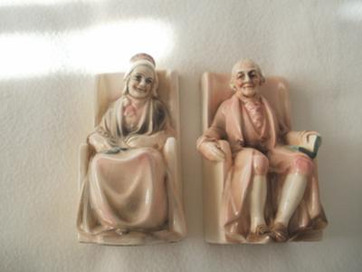 Bookend figures