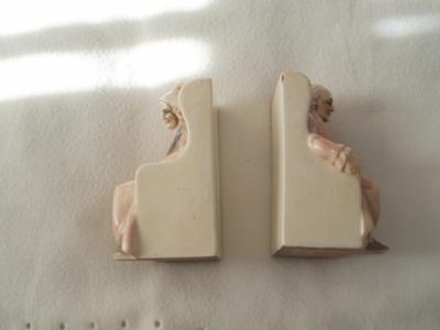Bookends Side On